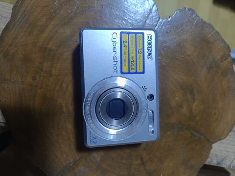 Sony Cyber-shot DSC-S730
