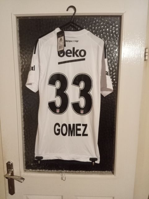 Beşiktaş Adidas 2015-2016 Sezonu İç Saha Forması - Mario Gomez (33)